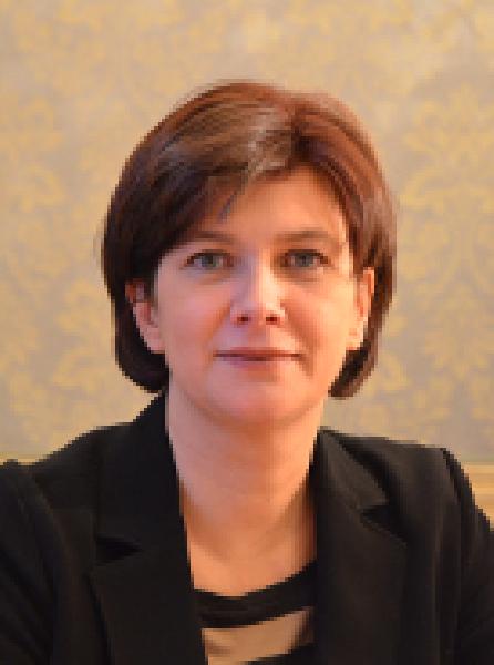 Chut ! Bernadette Laclais bosse