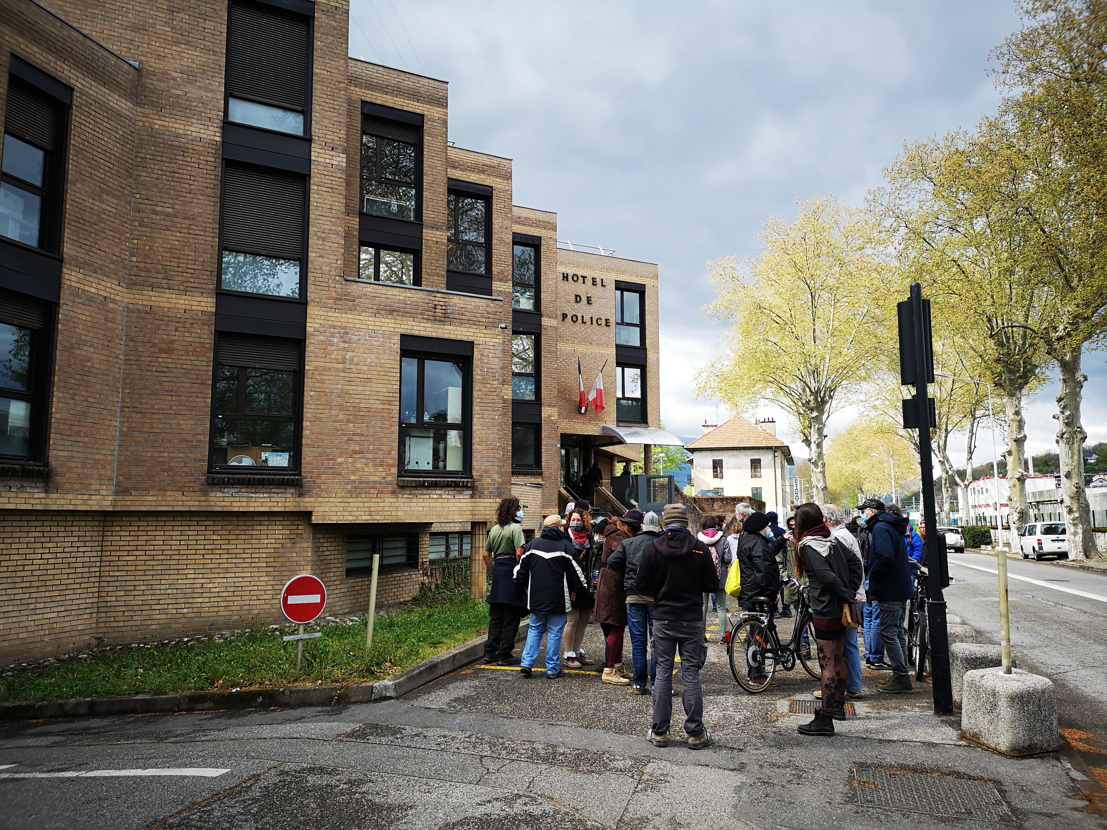 Deux gardes à vue suite à une action anti-pub initiée par Extinction Rebellion Chambéry