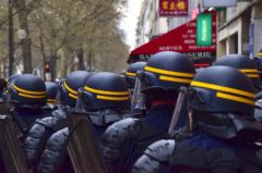 Le droit de manifester menacé en France