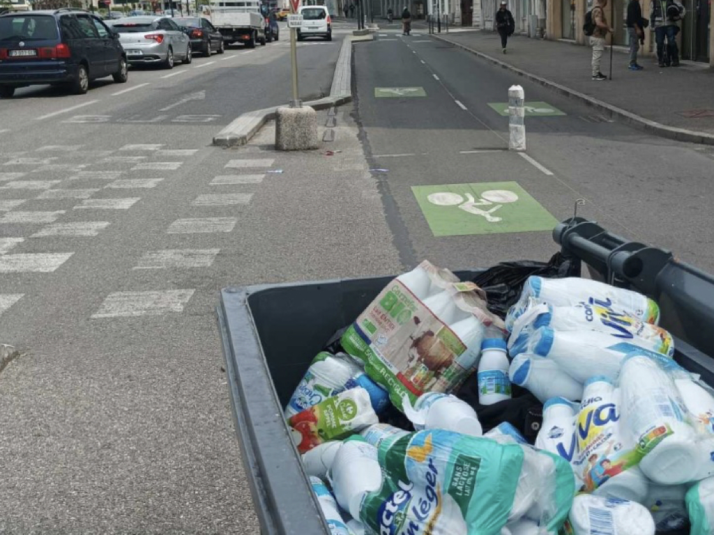 Déchets sur la ville