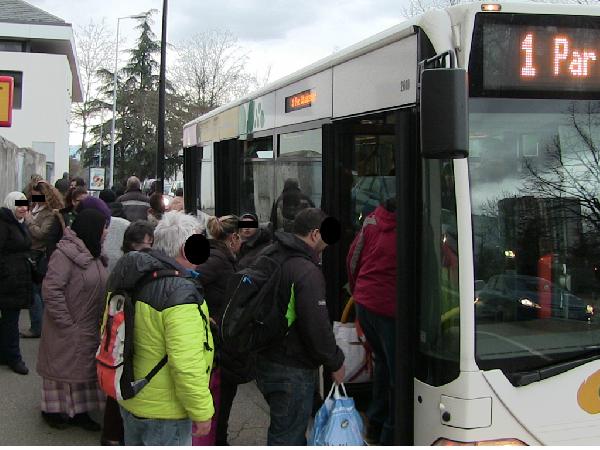 Le bus comme une bétaillère