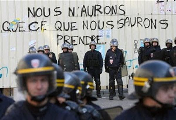La politique du fait accompli : aspect de la colonisation du peuple